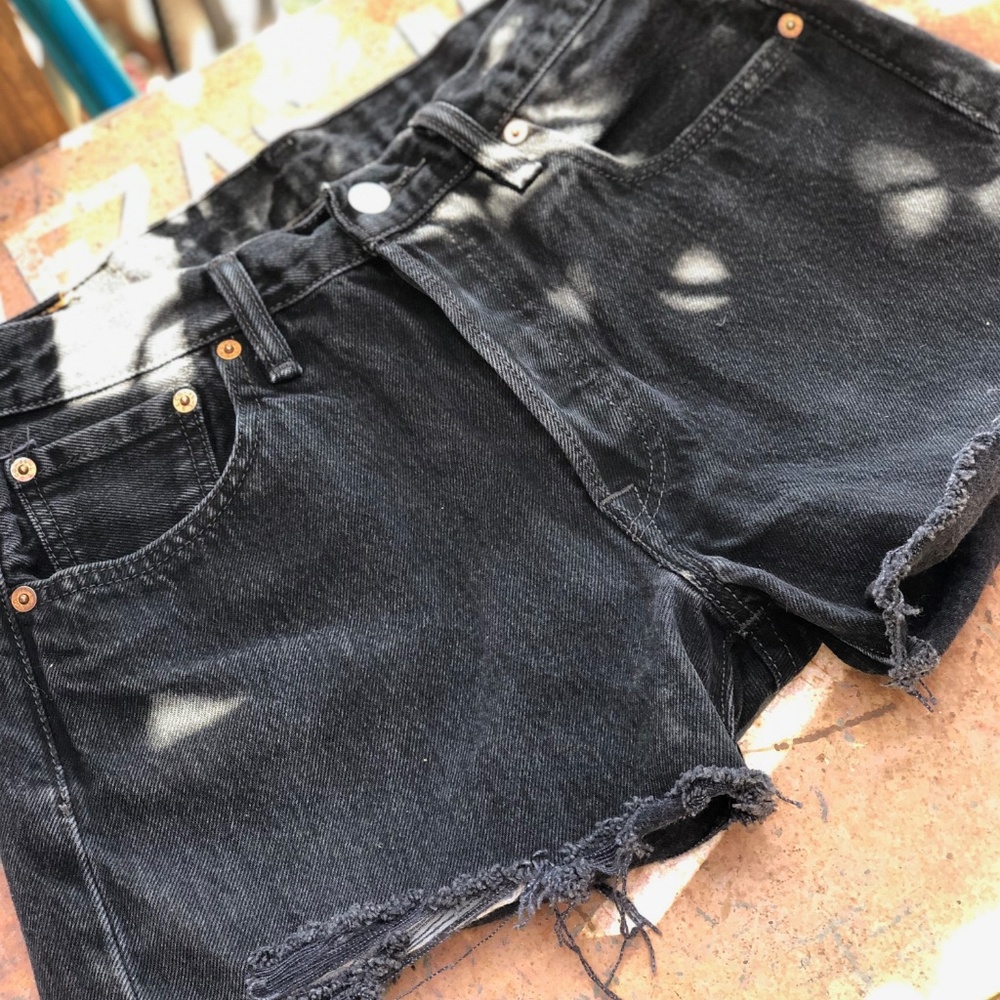 Vintage 501 Levis cut off shorts!